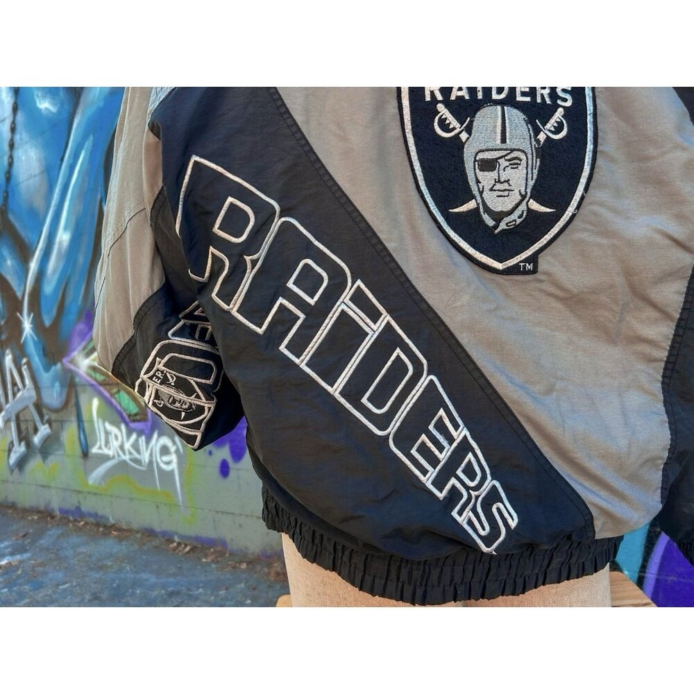 OAKLAND RAIDERS NFL Vintage Puffer Jacket Size XL - Picture 8 of 9